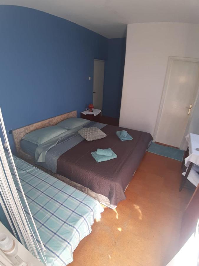 Apartmani Milka Pakoštane Buitenkant foto