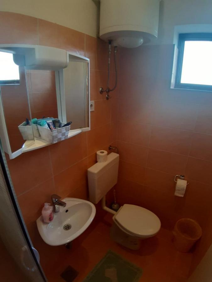 Apartmani Milka Pakoštane Buitenkant foto