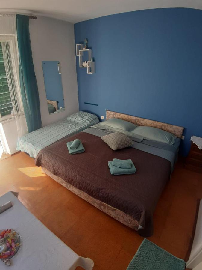 Apartmani Milka Pakoštane Buitenkant foto