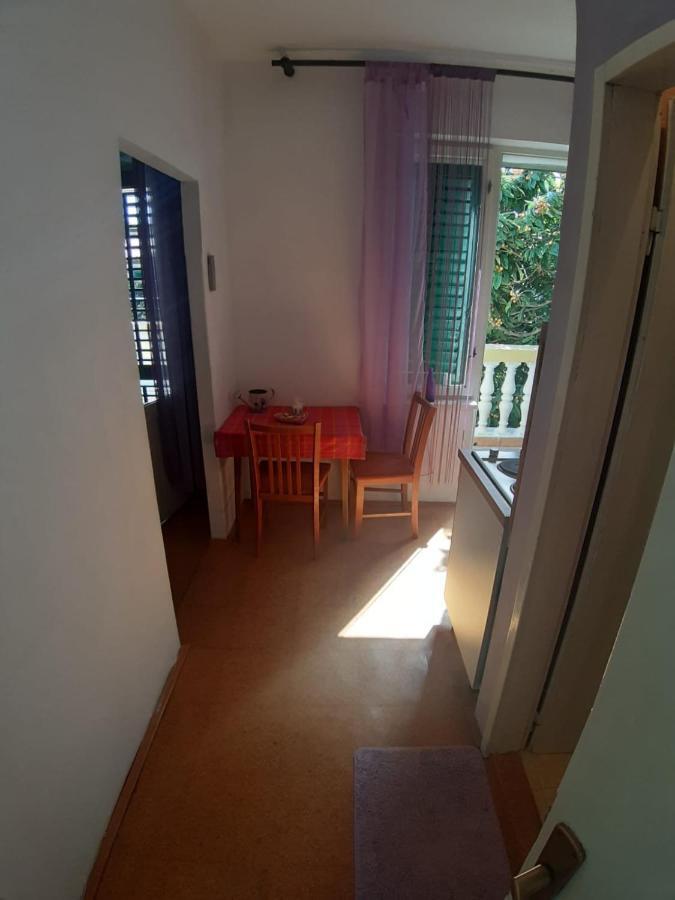 Apartmani Milka Pakoštane Buitenkant foto